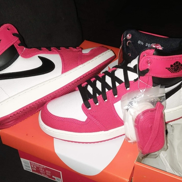 Shoes mens size 8 to 8.5